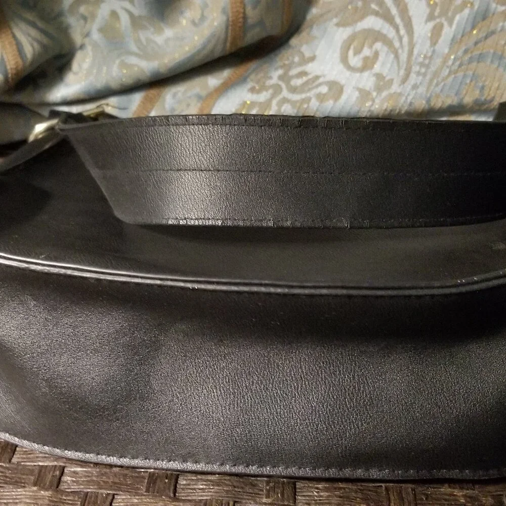 Black Hobo Purse with option crossbody strap - Picture 6 of 7